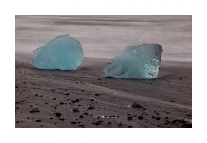 am schwarzen Strand beim Jökulsárlón