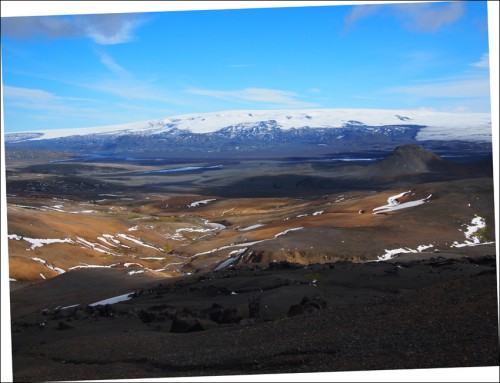 Blick in dem Vonarskarð und das farbenfrohe Snapadalur