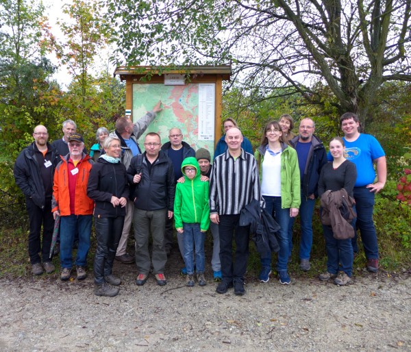 Gruppenfoto vor dem höchsten Punkt unserer Wanderung